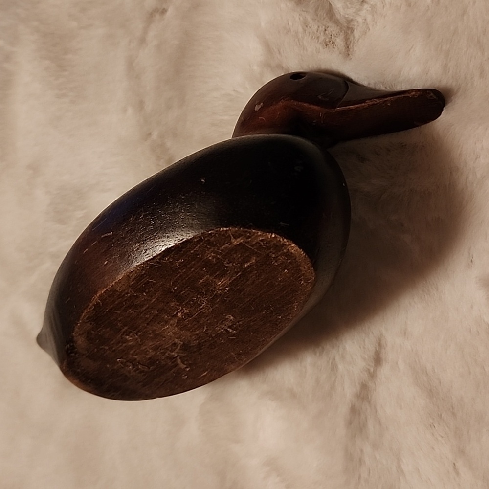 VINTAGE  WOODEN DECOY DUCK SOLID  WOOD FIGURE TABLETOP DECOR POLISHED  FOLK ART. - Picture 10 of 10